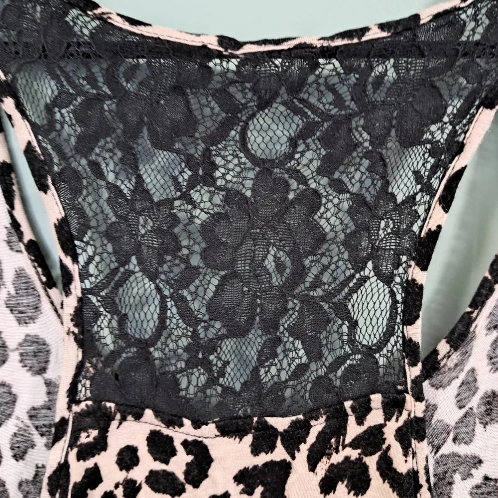 Tank - Picture 4 of 4